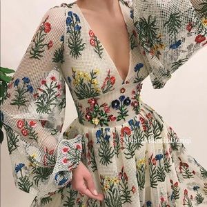 tauta matoshi Wildflower Queen Gown Size M Dress